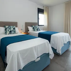three-bedroom-apartment-with-stunning-sea-views.1costadelsol.com/